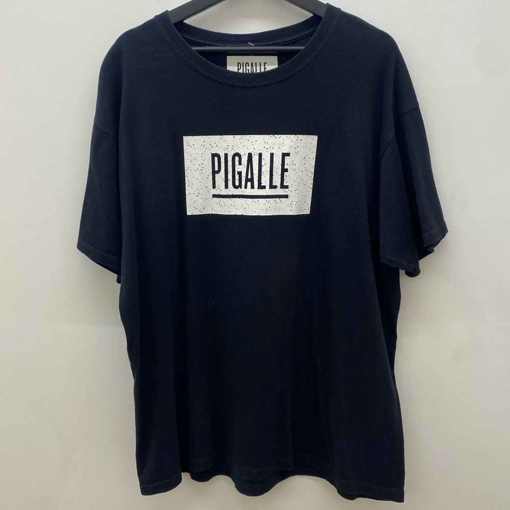 PIGALLE Tee. Almost new. Size XLarge.